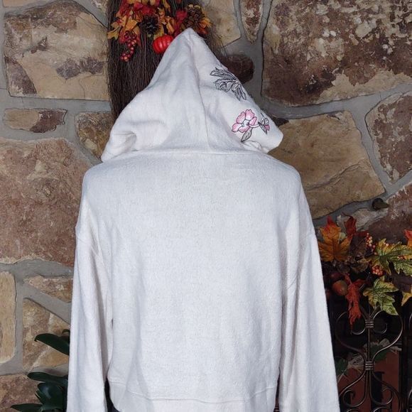 Rue21 Faux Fleece Cropped‎ Floral Embroidered Hoodie Sz S - Picture 4 of 10